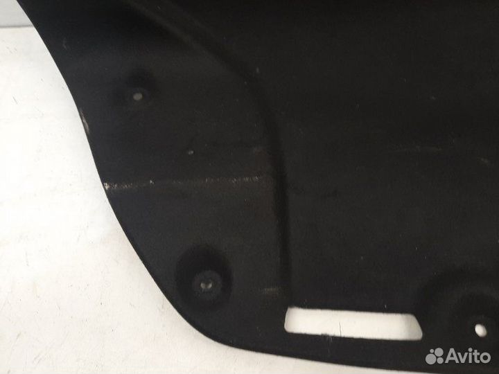 Обшивка крышки багажника задняя Toyota Camry V70