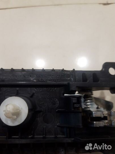 Ручка двери (задняя левая внутренняя) (Kia Seltos)