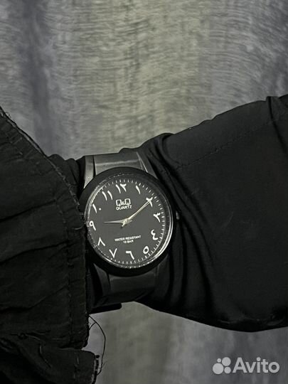 Наручные часы с арабским циферблатом