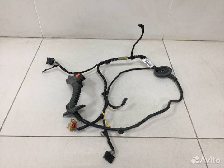 Проводка двери Skoda Rapid 2012-2020
