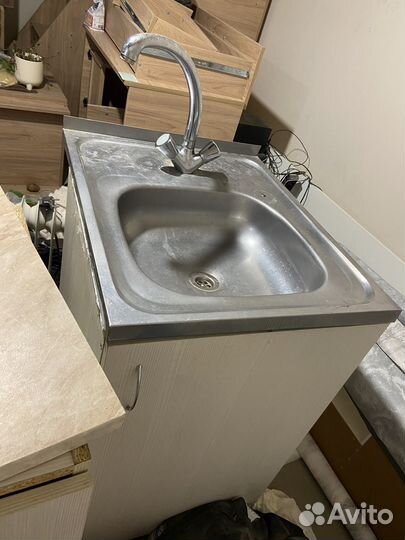 Тумба с мойкой,смесителем и сифоном