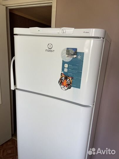 Холодильник бу indesit RA32G.015