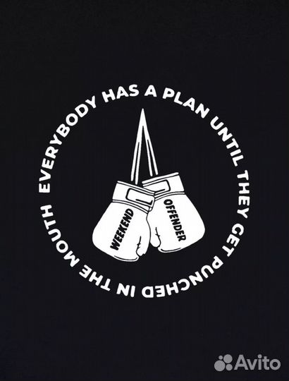 Футболка weekend offender