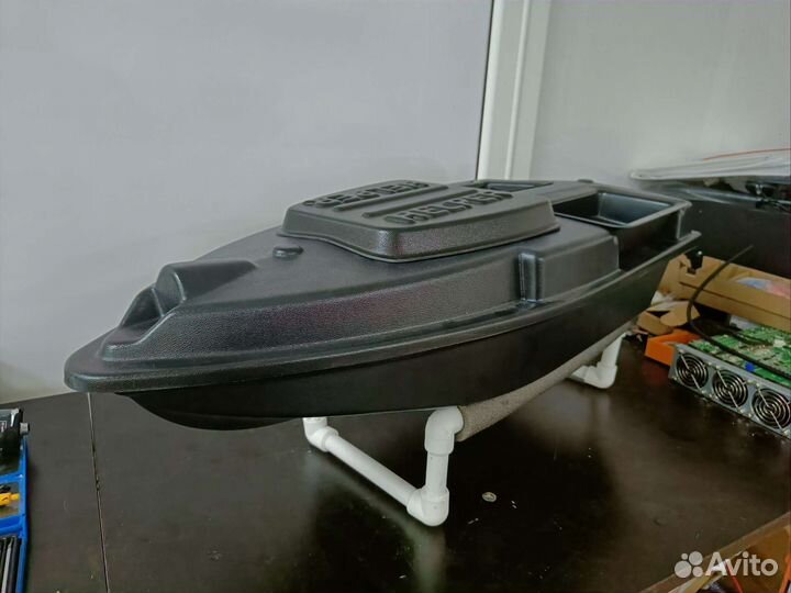 Корпус прикормочного кораблика