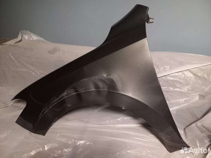 Крыло переднее левое