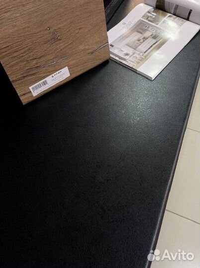 Кухня в наличии со столешницей