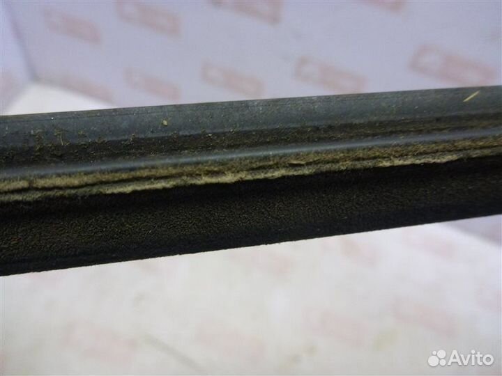 Уплотнитель стекла двери бархотка передний правый