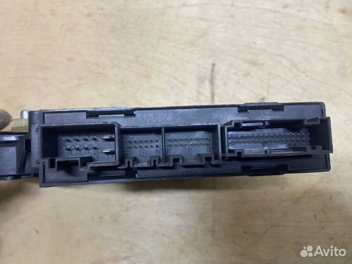 Мотор стеклоподъемника передний правый Volkswagen