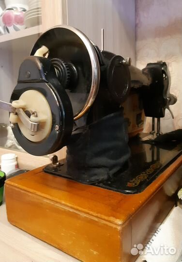 Ручная швейная машинка пмз