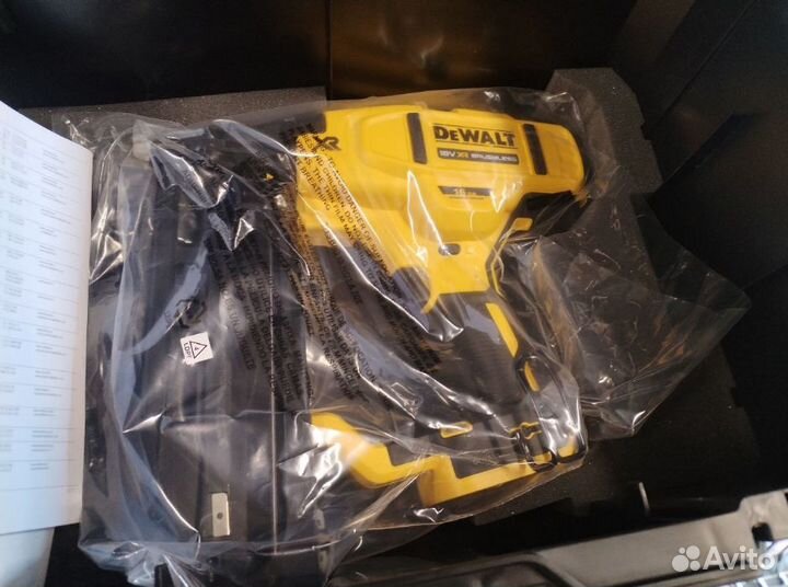 Пистолет dewalt DCN662NT, в кейсе tstak