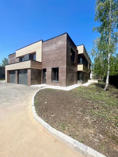 Коттедж 202 м² на участке 2,5 сот.