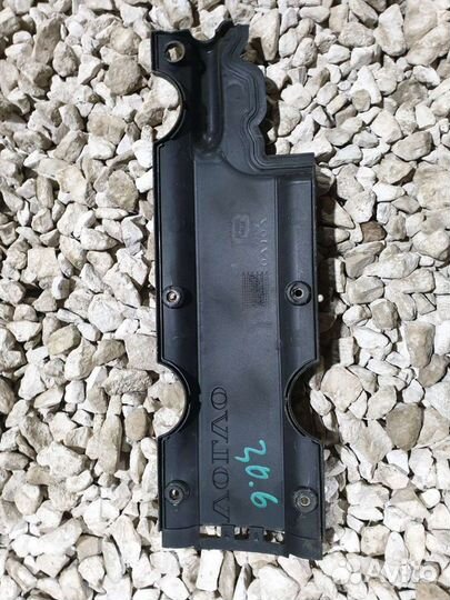 Крышка двигателя Volvo XC90 Вольво