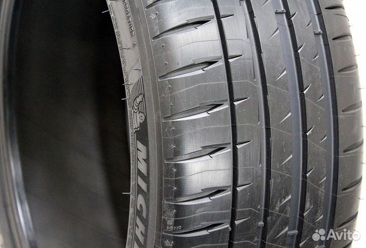 Michelin Pilot Sport 4 245/45 R17 99Y