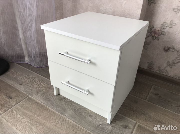Тумба прикроватная