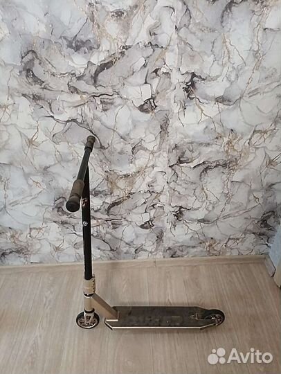 Трюковой самокат tech team duker 303