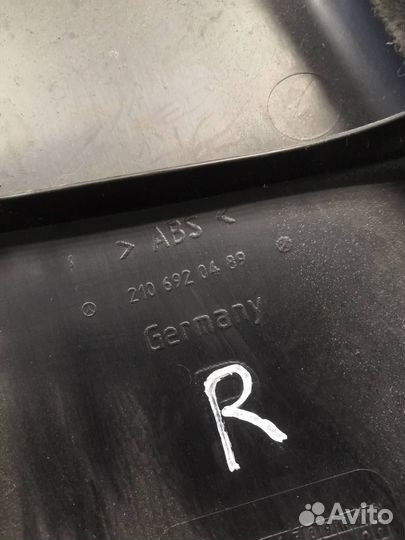 Обшивка стойки Мерседес Бенз 210 Е-класс