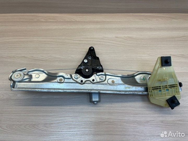 Стеклоподъемник передний левый LADA X-Ray Cross