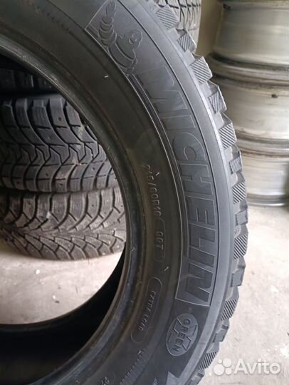 Michelin X-Ice 215/60 R16