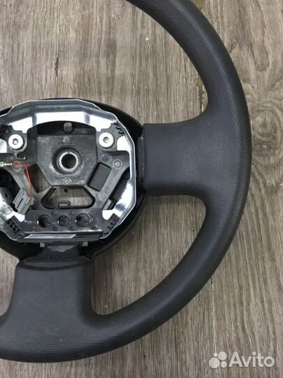 Руль Nissan Micra 2005