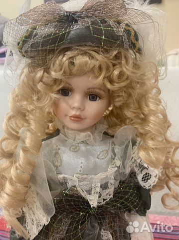Кукла фарфоровая коллекционная Швеция