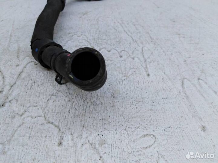 Патрубок системы охлаждения