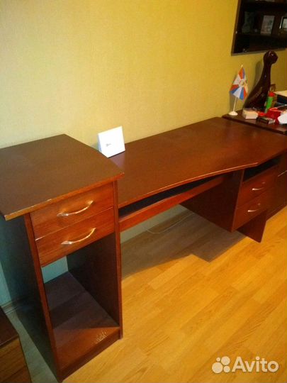Компьютерный стол