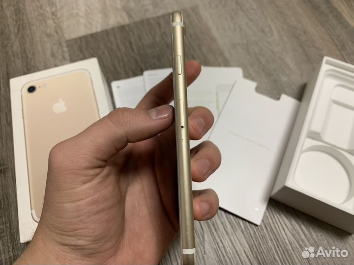 iPhone 7, 32 ГБ
