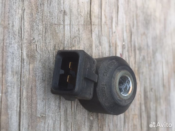 Датчик детонации w169 m266