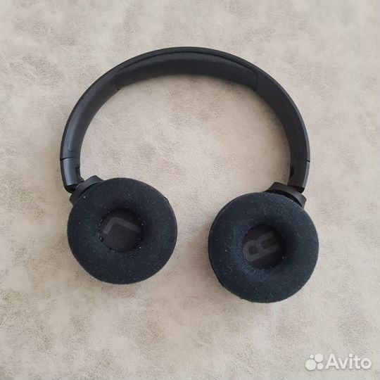 Беспроводные наушники JBL tune 560bt