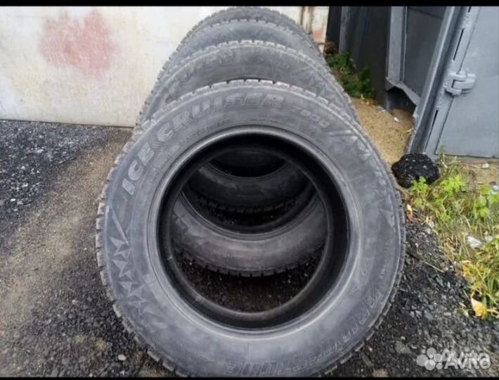 Bridgestone Ice Cruiser 5000 215/60 R16