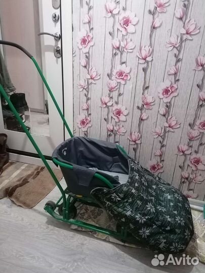 Сани Ника с чехлом