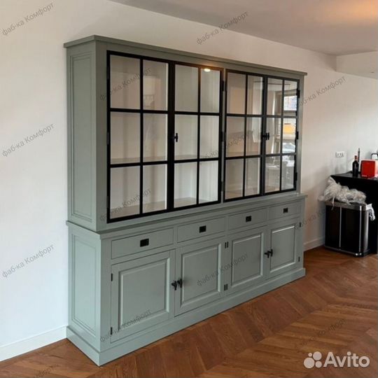 Шкаф витрина
