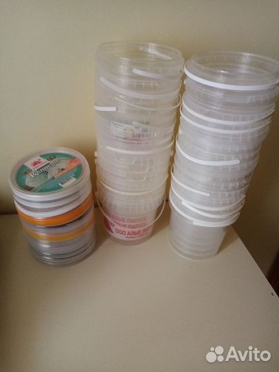 Банки,чайник б.у ведёрки пластиковые кастрюля б.у