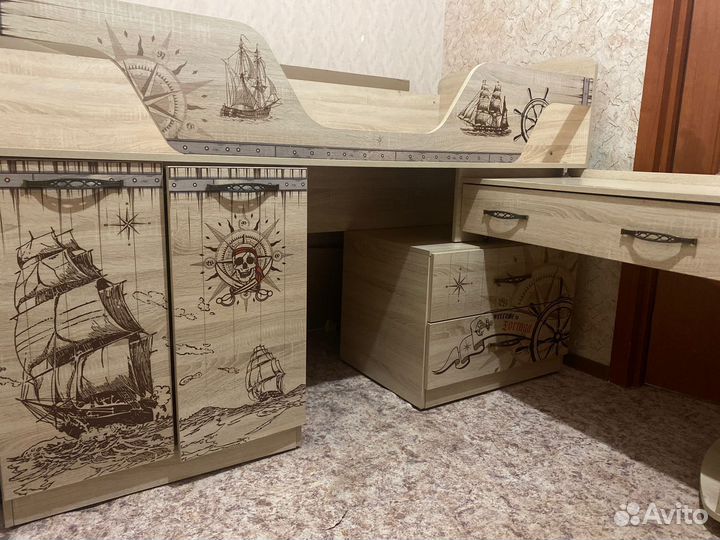 Кровать чердак со столом