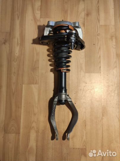 Стойка передняя левая в сборе на Сайбер, Sebring