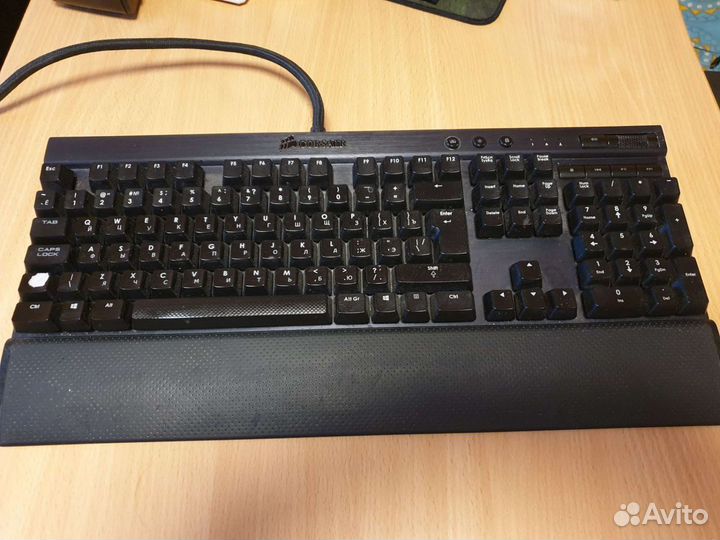 Механическая клавиатура Corsair K70