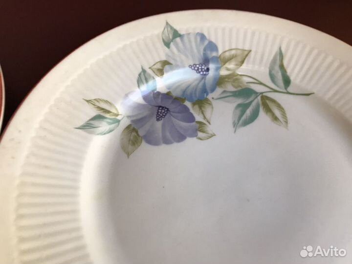 Тарелки фарфоровые разные