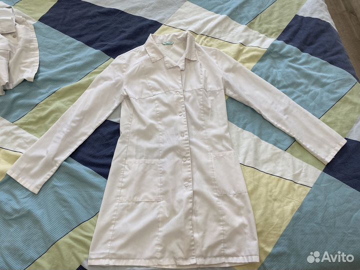 Халаты медицинские пакетом 6 штук