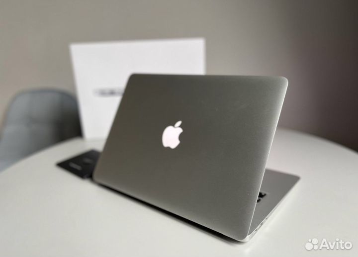 Apple MacBook Air 13 early 2015