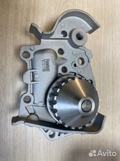 Помпа водяная logan sandero largus 1.6 8v WP0502