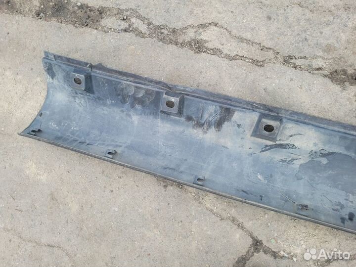 Накладка правого порога на Suzuki SX4