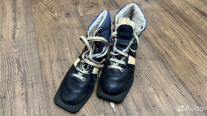 Лыжные ботинки