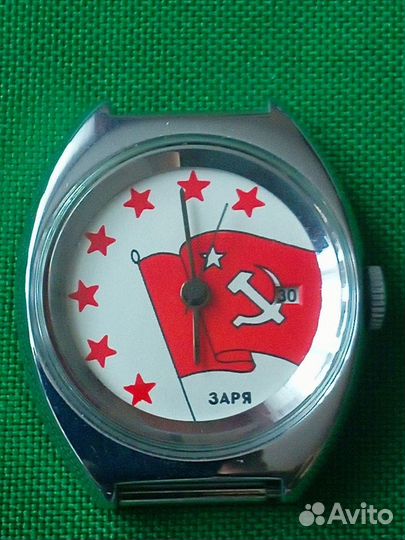 Часы Заря,механические новые в коробке