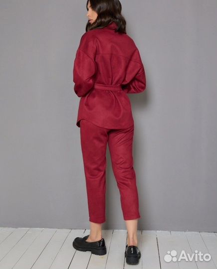 Новый костюм с этикеткой