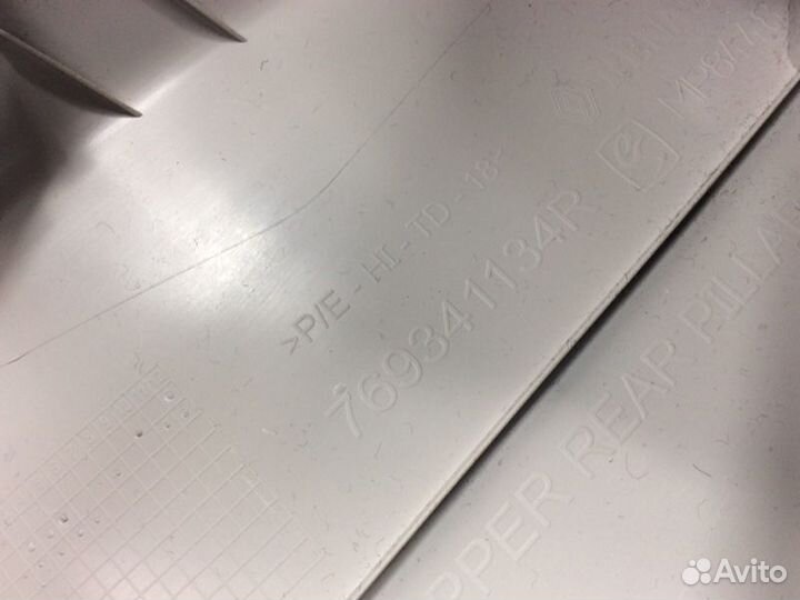 Обшивка багажника задняя правая Renault Duster