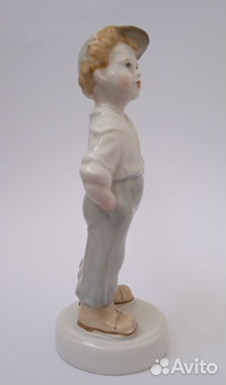 Статуэтка Юный футболист Рига