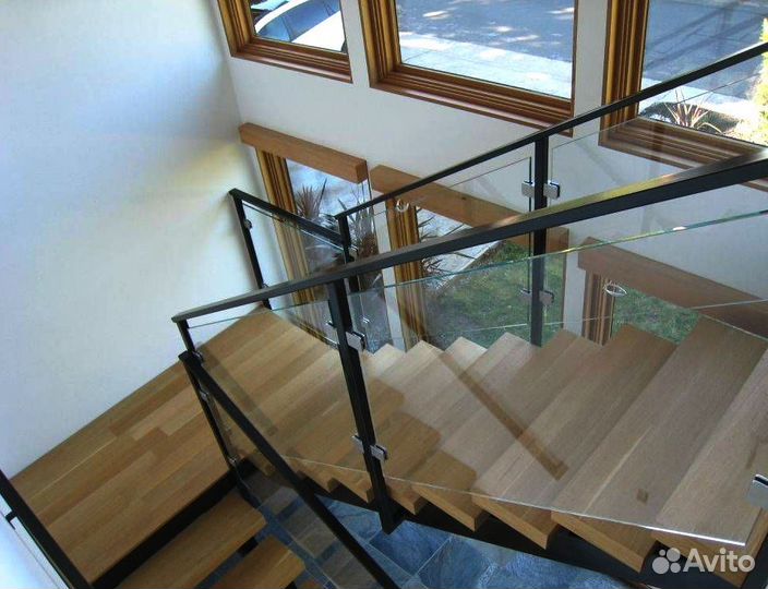 Стеклянные ограждения лестниц