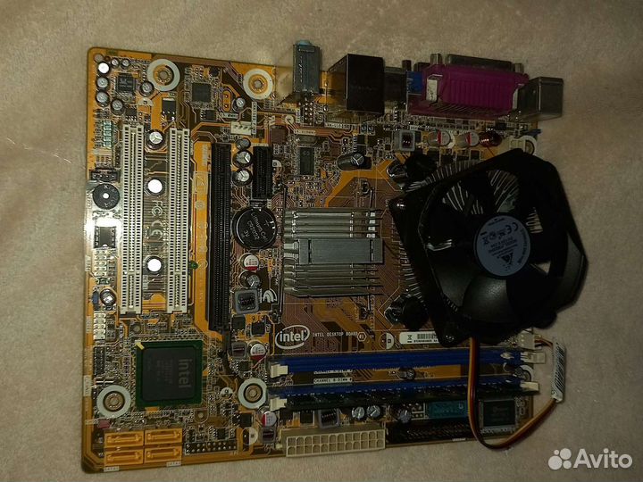 Материнская плата с процессором и памятью