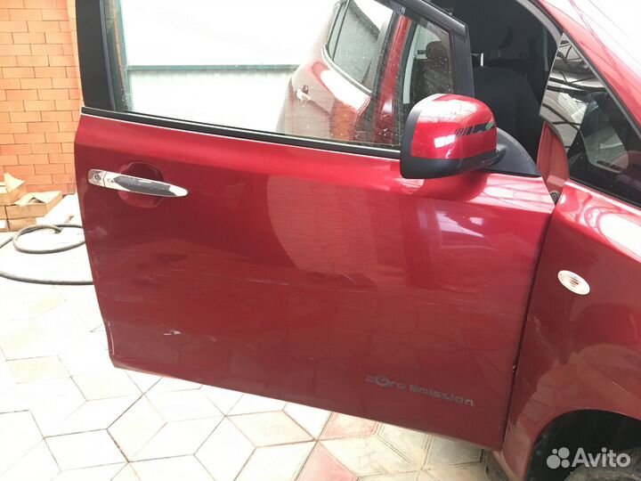 Дверь правая пер. и зад. Nissan leaf