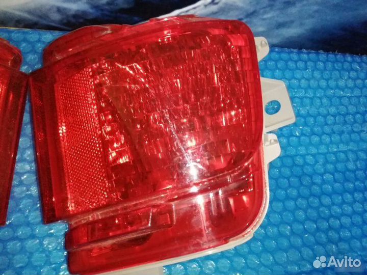 Противотуманка задняя Toyota Land Cruiser 200